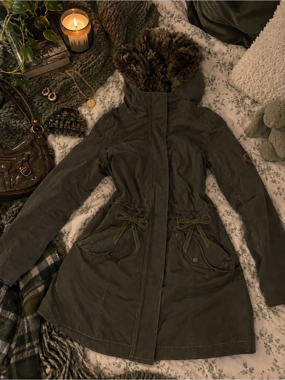Vintage Hollister Y2K Olive Green Faux Fur Lined Parka Jacket Winter Coat